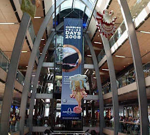 Blick von unten nach oben in der Passage