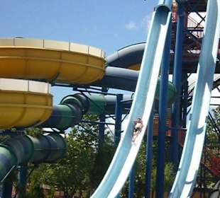 24-Meter-Freefall-Wasserrutsche im Aqualand