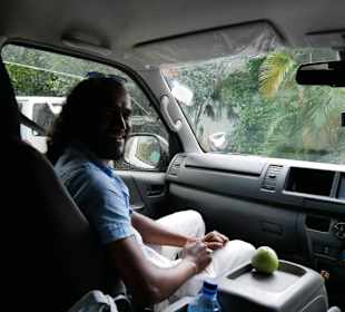 Nils im komfortablen Minivan