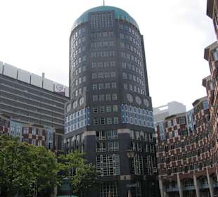 Die neuen Regierungsgebäude