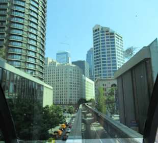 Mit der Monorail über den Straßen von Seattle