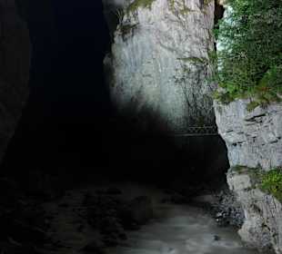 Gletscherschlucht bei Nacht