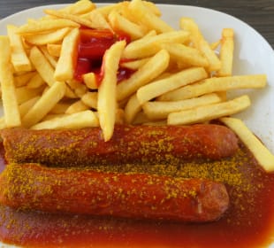 Zum Abendessen bzw.  Absacker beim Strandhaus Döse