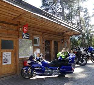  Parkplatz und Toiletten