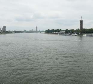 Blick von der Hohenzollernbrücke