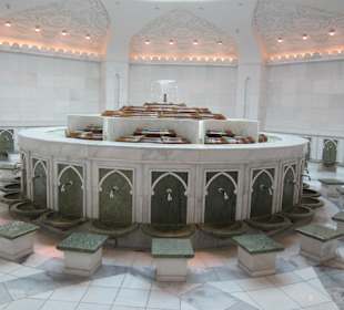 Fußwaschbecken im Untergeschoss