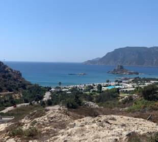 Blick auf dem Kamari Beach in Kefalos
