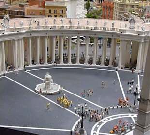 Petersblatz mit Balkon für "Urbi et orbi"