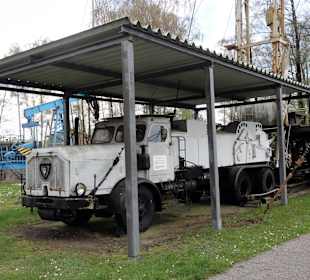 Geräte auf dem Museumsgelände
