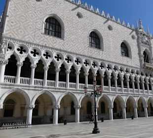 Ruhe sogar vor dem Dogenpalast 