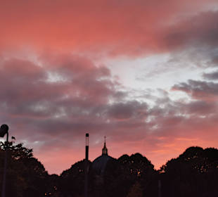 Berliner Dom im Abendrot