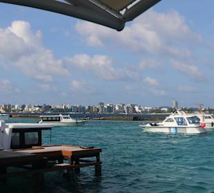 Die Hauptsadt Male aus der Sicht vom Hafen