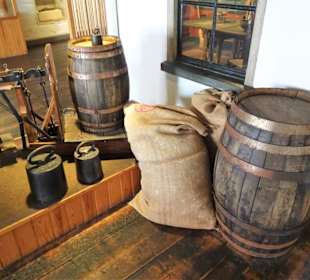 Exponate im Noordelijk Scheepvaartmuseum