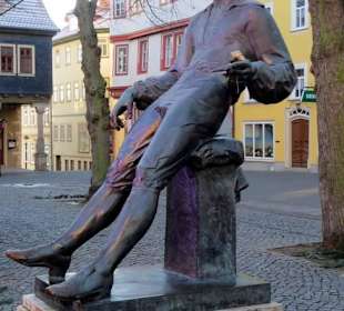 Das Bach-Denkmal am Rathausplatz