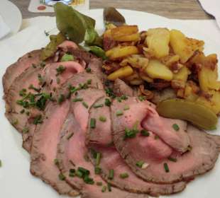 Leckeres Roastbeef mit Bratkartoffeln