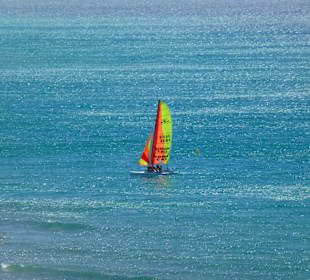 Nur wenige Meter südlich beginnt die Steilküste