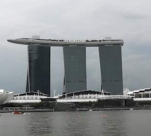 Marina Bay Sand vom Singapur-River