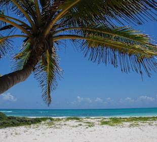 Strand ca. 1/2 Std. zu Fuß rechts vom Hotel