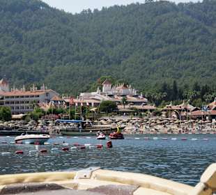 Widok z taksówki na część plaży w Icmeler