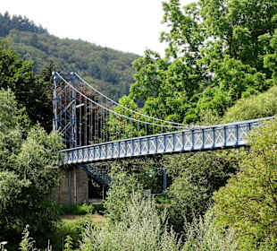 Ansicht der Hängebrücke von der Inselseite