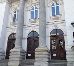 Galeria Sztuki  od frontu