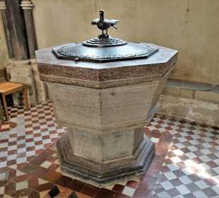 Das Taufbecken in der Taufkapelle von St. Gereon