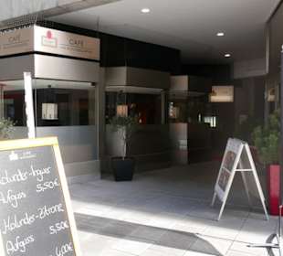 Eingang zum Café