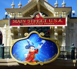 Eingang zum Disneyland