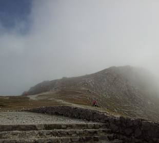 Hafelekarspitze im Nebel