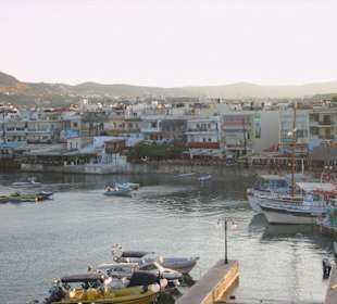 Hafen und Stadt Chersonissos