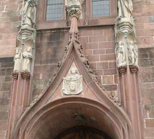 Die Stiftskirche in Baden-Baden am Marktplatz