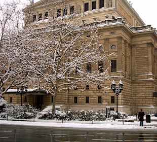 Vue sur le vieil Opéra de Francfort