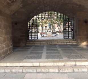 Bildhauer Llorenc Rosselló „Steinschleuderer“