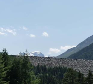 Die Staumauer