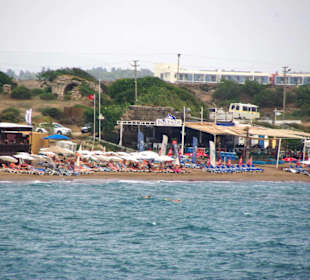 Gesamtansicht vom Strand