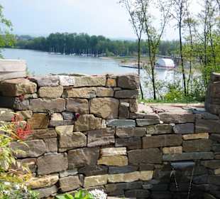 Themengarten mit Seeblick