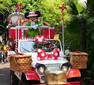 Mickey's Jammin' Jungle Parade