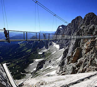 100 Meter lange Hängebrücke "Sky Walk"
