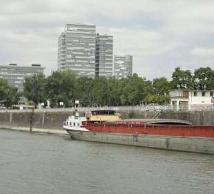 Große Kölner Hafenrundfahrt