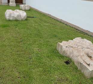 Bei der Neuen Synagoge von Magdeburg