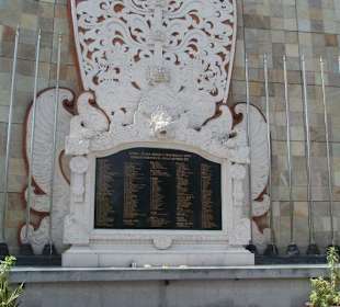 Tablica upamiętniająca zamach terrorystyczny