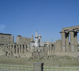 Luxor Tempel von außen