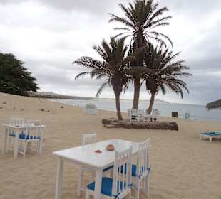 Sitzgelegenheiten am Strand