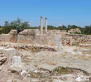 Ausgrabungen mit Säulen