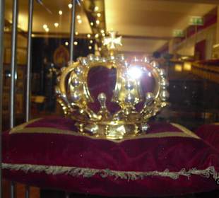 Nachbildungen der Kaiserkrone