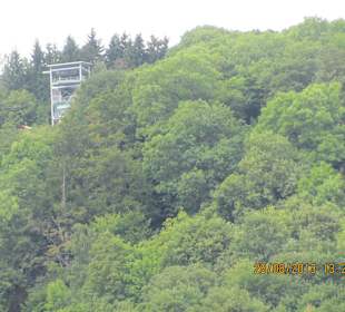 Der Abflugturm vom Wasser aus