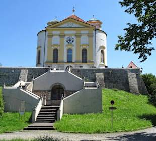 Außenansicht der Wallfahrtskirche Marienberg