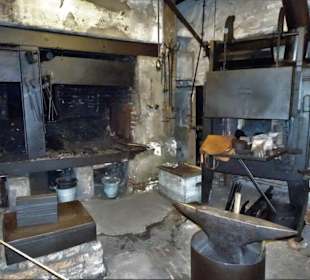 Im historischen Eisenhammerwerk des Museums