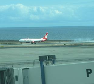 Landung einer Boeing 737-800 von Air Berlin