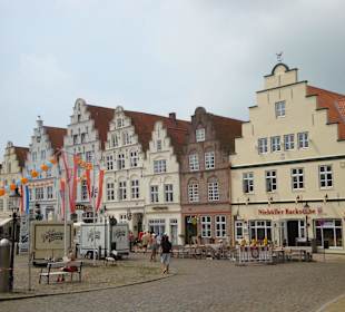 Die bekannten 9 Treppengiebelhäuser am Marktplatz